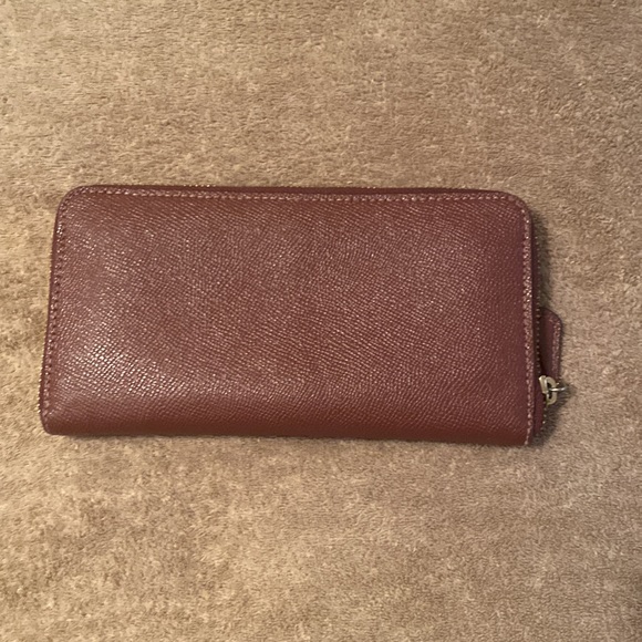 Burgundy coach wallet - Picture 2 of 4